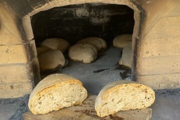 Brotofen mit Brot